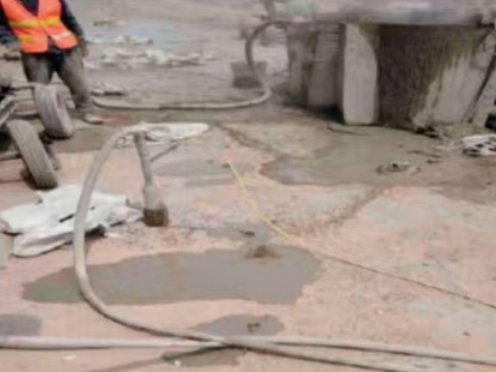 太原水泥混凝土路面板底注浆技术 路面脱空注浆整治方案